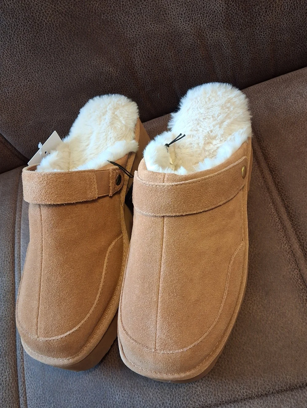 JoySpun Women's Faux Suede Platform Clogs with Faux Fur Lining Chestnut Size 10 - Picture 2 of 7